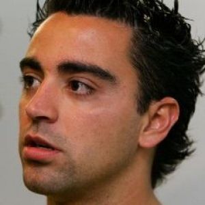 Homme Stylé avec Cheveux Épiés
