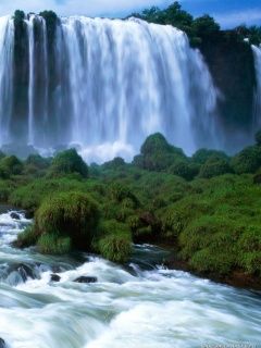 Cascade Majestueuse