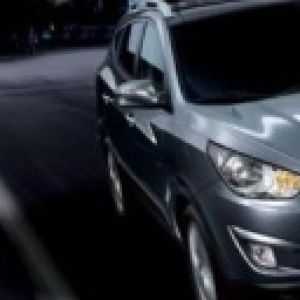 SUV Argent Élégant de Nuit