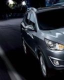 SUV Argent Élégant de Nuit