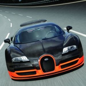 Bugatti Veyron sur la piste