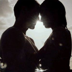 Silhouette Romantique de Couple