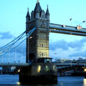 Tower Bridge au Crépuscule