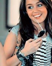 Miley Cyrus Souriante