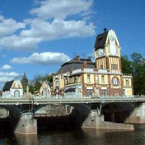 Charmant Pont et Tour de l'Horloge