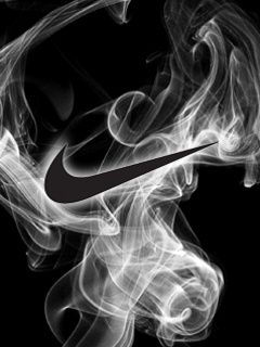 Logo Nike dans la Fumée