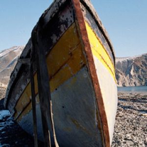 Bateau Rustique sur le Rivage