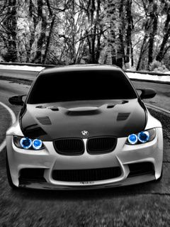 BMW M3 avec Phares Bleus