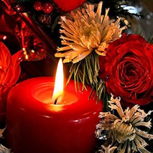 Bougie Rouge et Fleurs