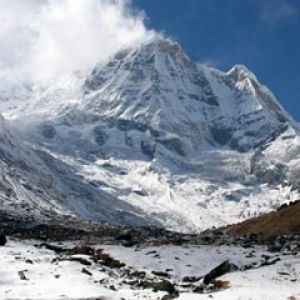 Montagne Majestueuse Couverte de Neige