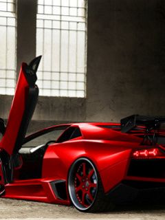 Lamborghini Aventador Rouge