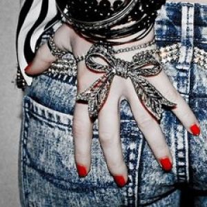 Accessoires de Main Élégants