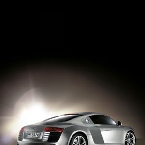 Voiture de Sport Argentée Élégante