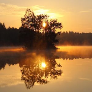 Reflet du Coucher de Soleil sur l'Eau