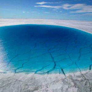 Étonnant Fonte de Glace Bleue