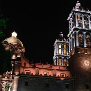 Bâtiment Historique Illuminé de Nuit