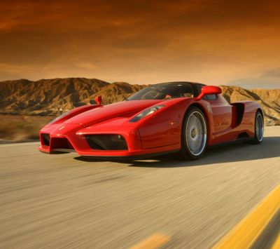 Ferrari Enzo Rouge sur la Route