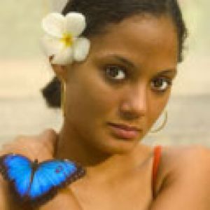 Belle Fille avec Papillon