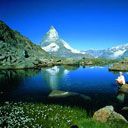 Reflet de Montagne dans le Lac