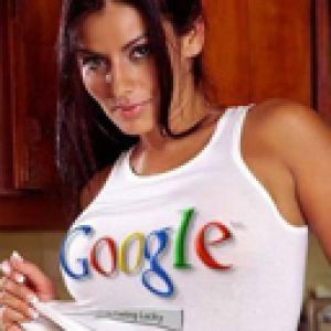 Fille avec Logo Google