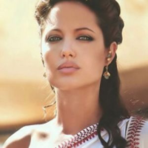 Angelina Jolie Glamour