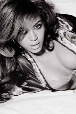 Beyoncé Glamour Shot