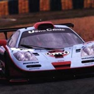 Voiture de course McLaren F1