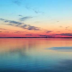 Coucher de Soleil Serein sur l'Eau