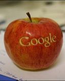 Logo Google sur une pomme
