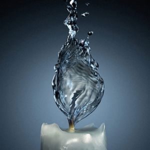 Éclaboussure d'Eau Flamme de Bougie