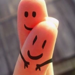 Doigts Amis Heureux