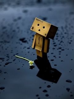Figurine Danbo mignonne avec fleur