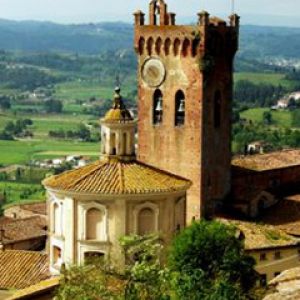 Tour Historique dans un Paysage Scénique