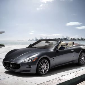 Voiture Cabriolet de Luxe Maserati