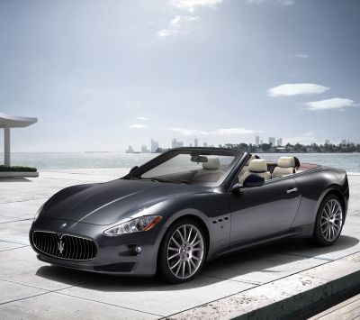 Voiture Cabriolet de Luxe Maserati