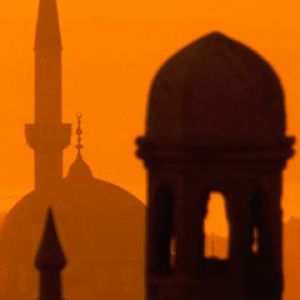Silhouette de Mosquée au Coucher de Soleil