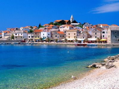 Village Côtier au Bord de la Mer
