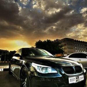 BMW voiture au coucher de soleil