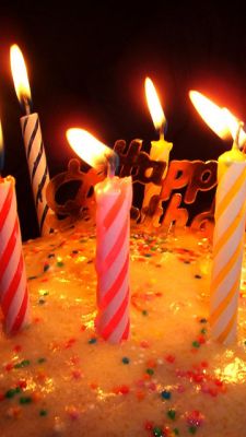 Gâteau d'Anniversaire avec Bougies
