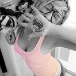 Fille Stylée avec Lunettes