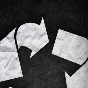 Symbole de recyclage sur fond sombre