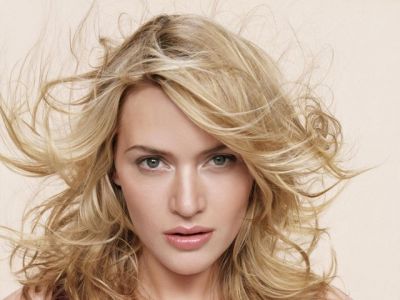 Beauté Blonde Glamoureuse