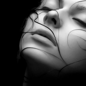 Portrait Élégant en Noir et Blanc