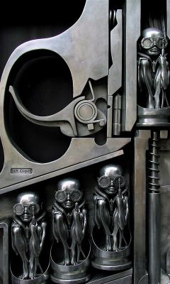 Sculpture Métallique Futuriste