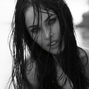 Portrait Noir et Blanc Éblouissant