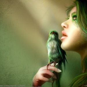 Fille Fantastique Verte avec Oiseau