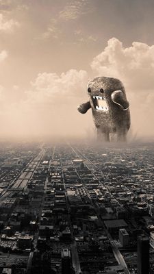 Monstre Géant au-dessus de la Ville