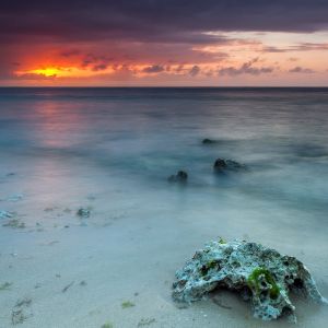Coucher de Soleil Paisible sur la Plage