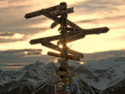 Panneau Montagnard au Coucher de Soleil