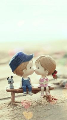 Couple Mignon S'Embrassant